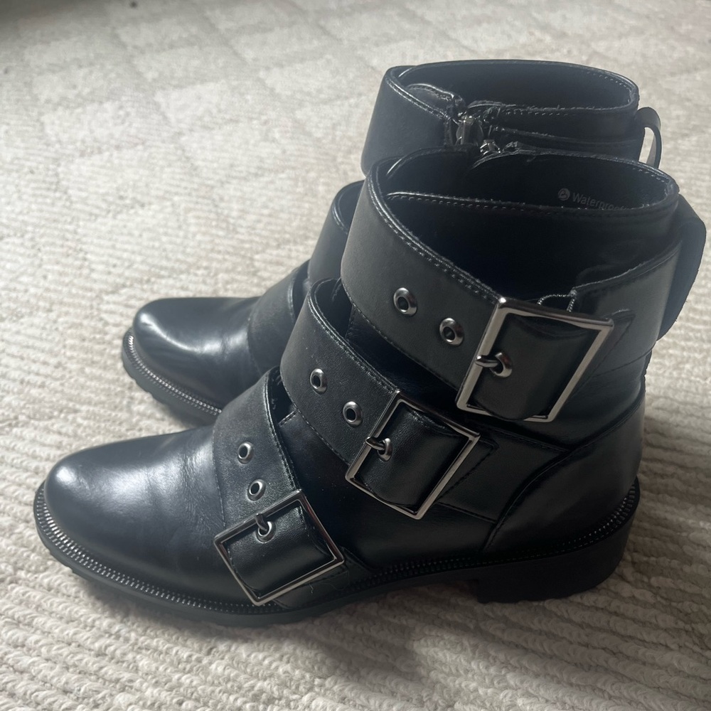 Blondo Women’s Moto Boots, size 7, gently worn, leather, waterproof